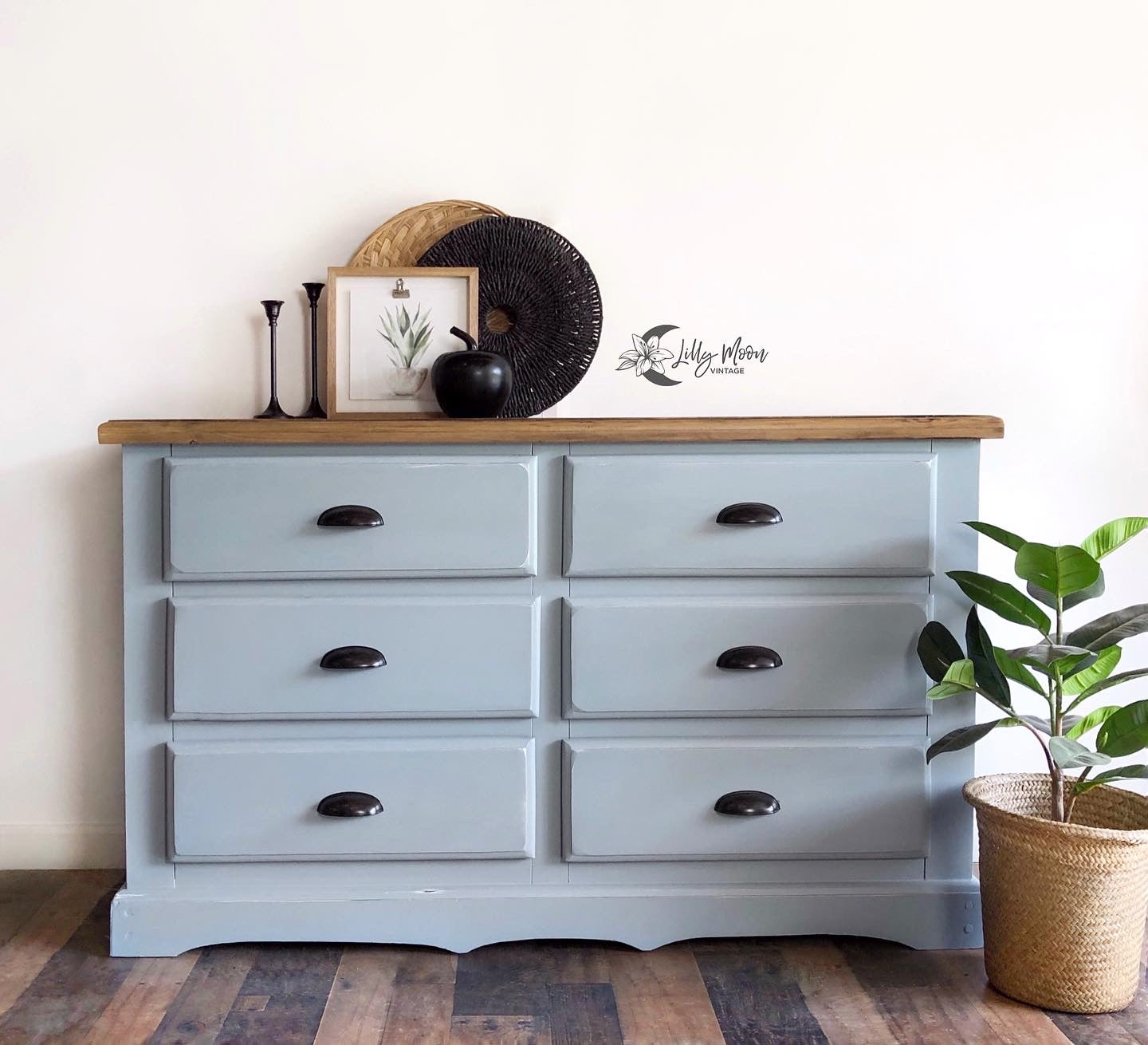Dixie Belle Chalk Mineral Paint - Savannah Mist